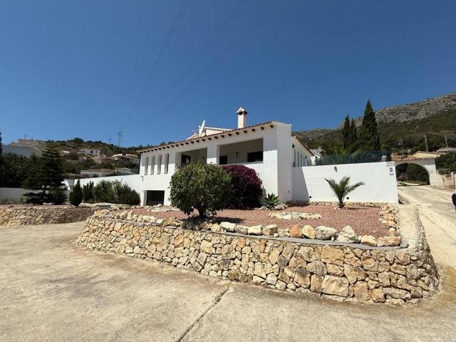 Chalet en venta en Calpe, Urbanizaciones photo 0