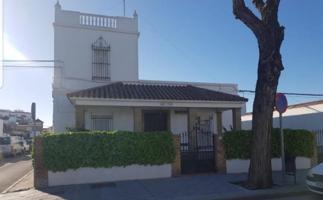Casa en venta en Chipiona, Playa de Regla photo 0