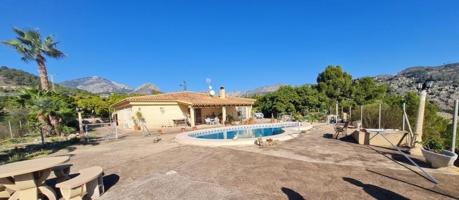 Chalet en venta en Callosa d'En Sarria, Callosa d En Sarrià photo 0