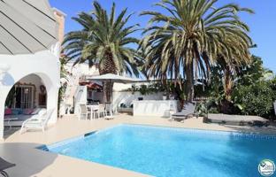 Chalet en venta en Empuriabrava photo 0