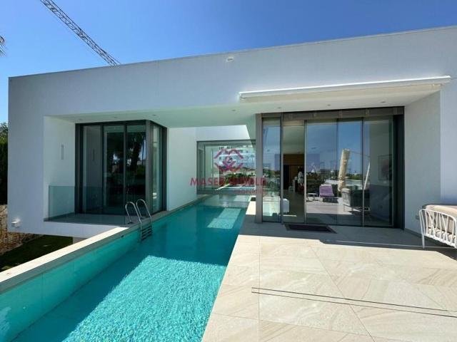 Chalet en venta en Orihuela, Las Colinas Golf photo 0