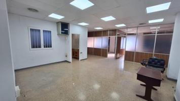 Local comercial en alquiler en Badalona, La Morera photo 0