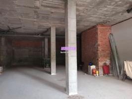 Local comercial en alquiler en Badalona, La Morera photo 0