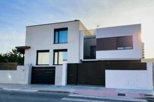Chalet en venta en Mataró, Can Quirze photo 0