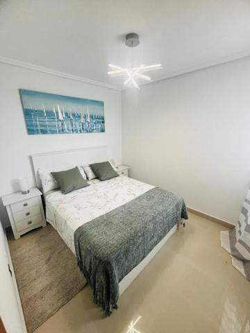 Apartamento en alquiler en Torrevieja, Playa del cura photo 0