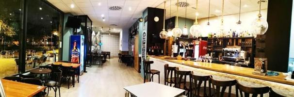 Local comercial en alquiler en Valencia, Benimaclet photo 0