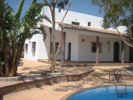 Casa con terreno en alquiler en Vélez-Málaga photo 0