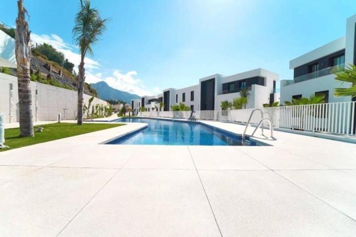 Planta baja en alquiler en Marbella, Nueva Andalucia - Azahar de Marbella photo 0