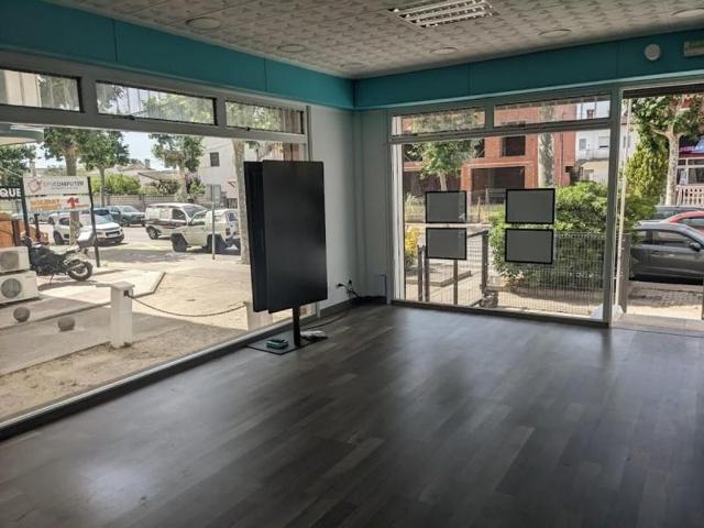 Local comercial en venta en Empuriabrava, Port Emporda photo 0