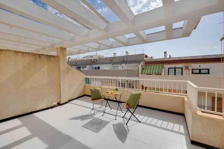 Apartamento en venta en Torrevieja photo 0