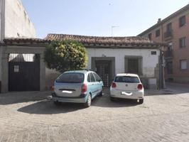 Adosada en venta en San Martín de Valdeiglesias, Centro photo 0