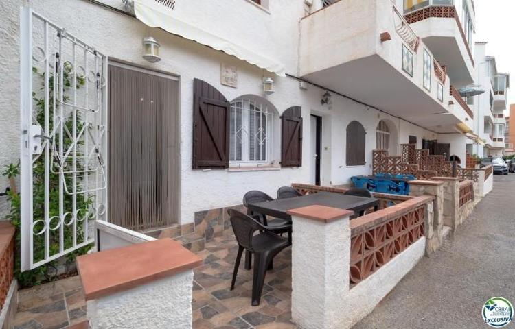 Apartamento en venta en Empuriabrava photo 0