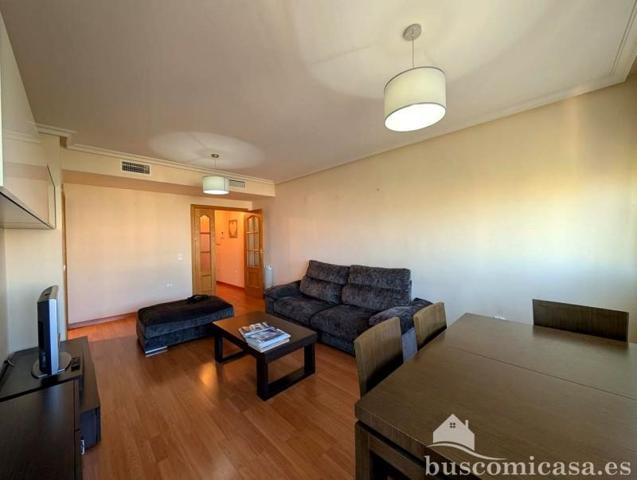 Piso en venta en Linares, Calle Reino Unido, 23700 photo 0