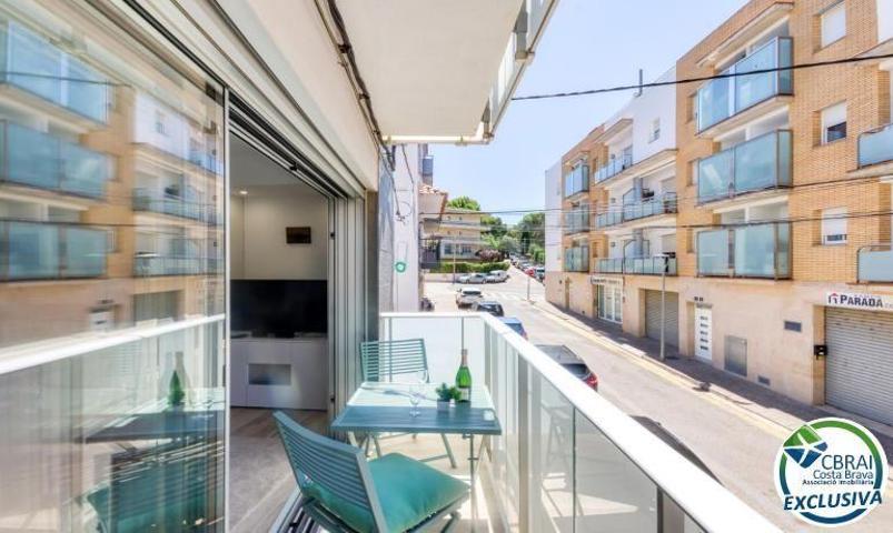 Apartamento en venta en Roses photo 0
