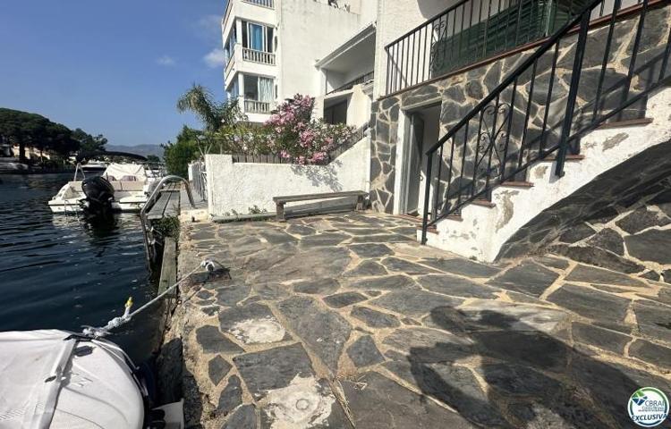 Apartamento en venta en Empuriabrava photo 0