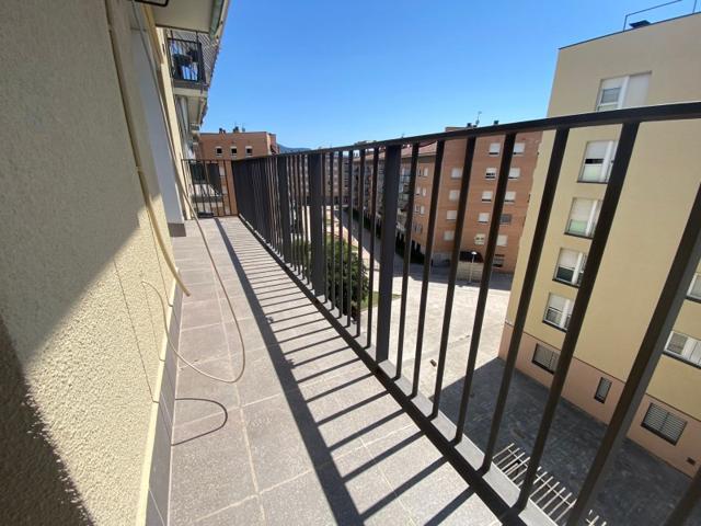 Piso en venta en Santa Perpètua de Mogoda photo 0
