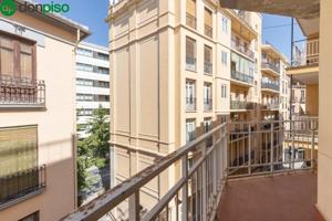 Piso en venta en Granada, Gran via photo 0