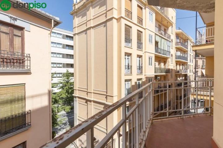 Piso en venta en Granada, Gran via photo 0