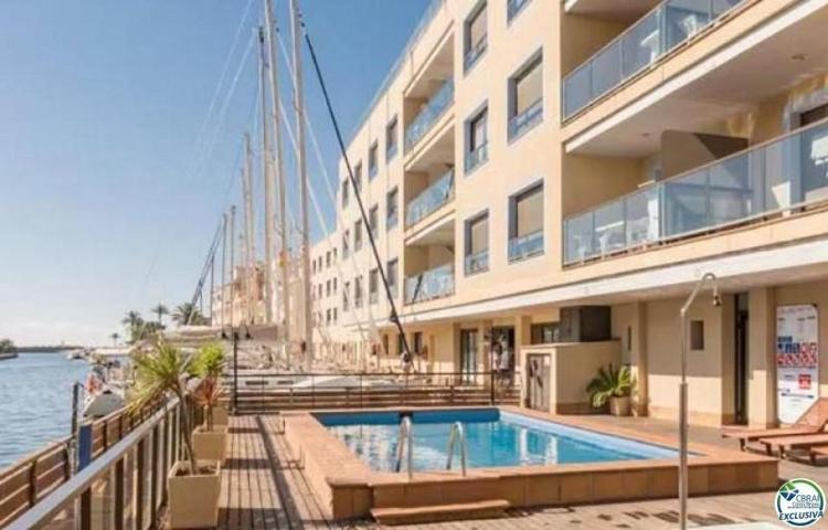 Apartamento en venta en Empuriabrava photo 0