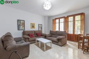 Piso en venta en Granada, Centro photo 0