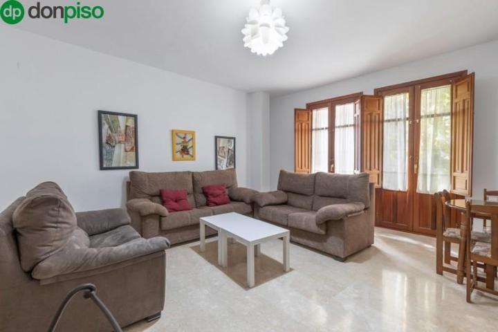 Piso en venta en Granada, Centro photo 0