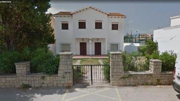 Adosada en venta en Denia photo 0