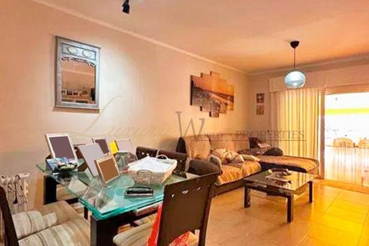Apartamento en venta en Adeje, Calle la Mesana, 38670 photo 0