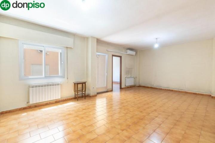 Piso en venta en Granada, Arabial photo 0