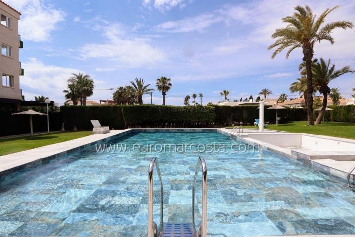 Apartamento en venta en Orihuela Costa photo 0