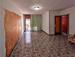 Piso en venta en Cornellà de Llobregat, El Pedró photo 0