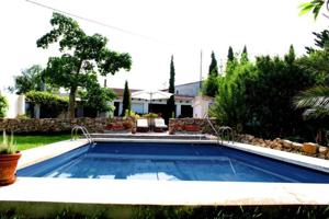 Chalet en venta en Monforte del Cid, Comunidad valenciana photo 0
