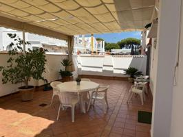 Adosada en venta en Chiclana de la Frontera, 2ª pista de La Barrosa photo 0