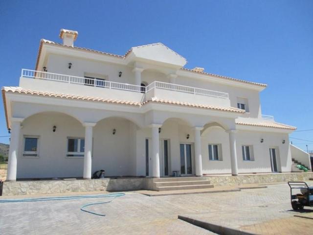 Casa en venta en Pinoso, Comunidad valenciana photo 0