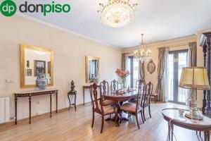 Piso en venta en Granada, San Juan De Dios photo 0