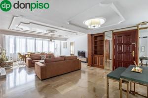 Piso en venta en Granada, Centro photo 0