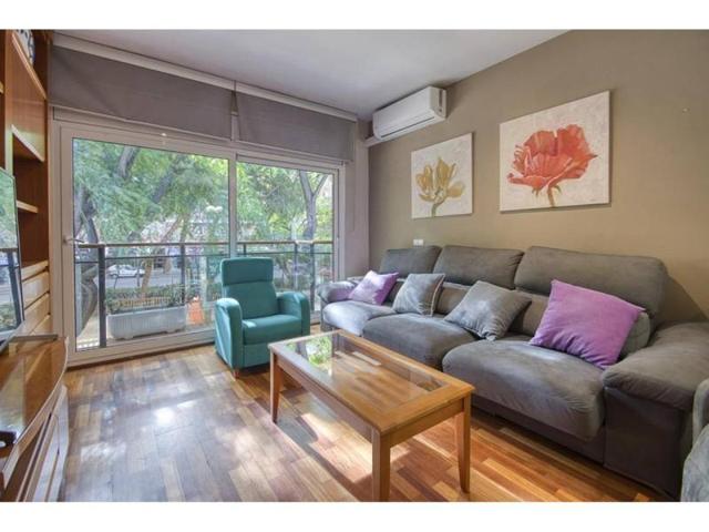 Adosada en venta en Barcelona, Sant Andreu photo 0