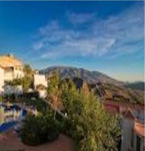 Edificio en venta en Lanjarón photo 0