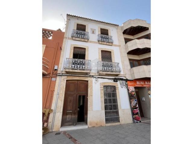 Casa en venta en Gata de Gorgos photo 0