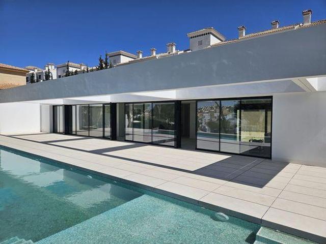 Chalet en venta en Orihuela Costa photo 0