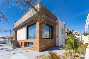 Chalet en venta en Torrevieja photo 0
