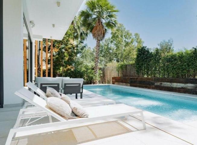 Chalet en venta en Estepona, Estepona East - Arboleda photo 0