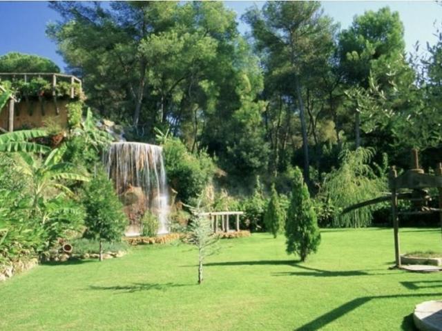 Chalet en venta en Badalona photo 0