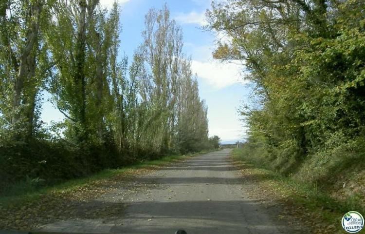 Terreno en venta en Sant Pere Pescador photo 0