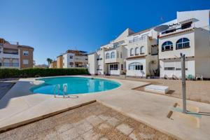 Apartamento en venta en Torrevieja photo 0