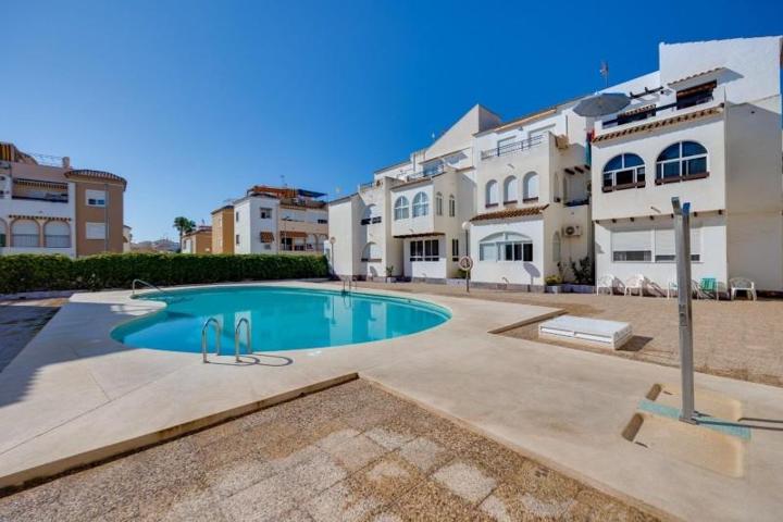 Apartamento en venta en Torrevieja photo 0