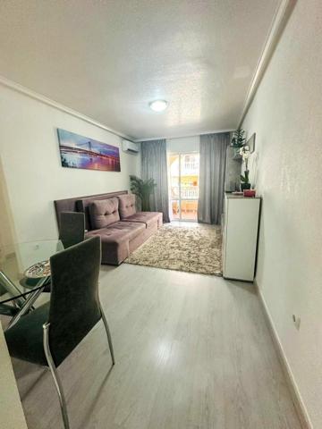 Apartamento en venta en Torrevieja, Centro photo 0