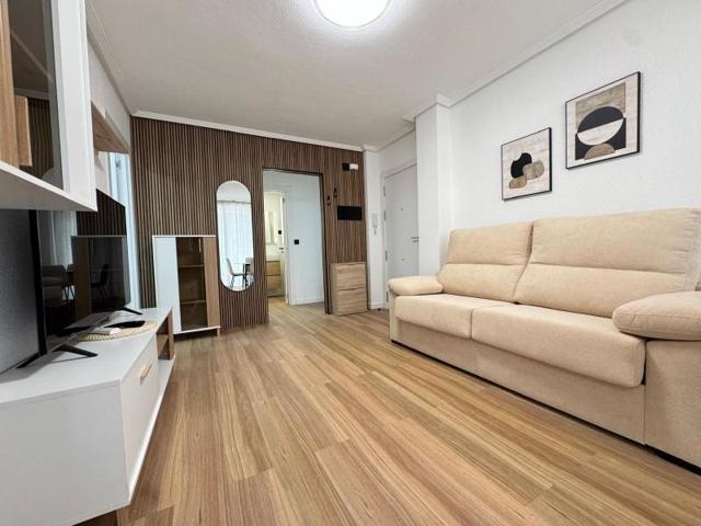 Apartamento en venta en Torrevieja, Estacion de autobuses photo 0