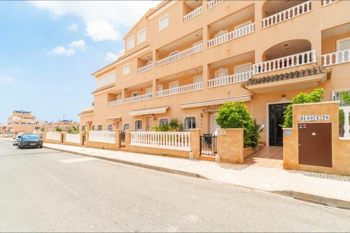 Apartamento en venta en Orihuela Costa, Los Dolses photo 0