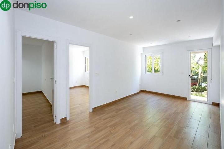 Piso en venta en Granada, Zaidín photo 0