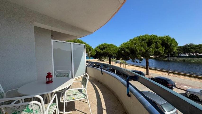 Apartamento en venta en Castell-Platja d'Aro, Platja Llarga photo 0